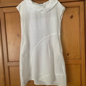 Oska Elegant White Midi Dress